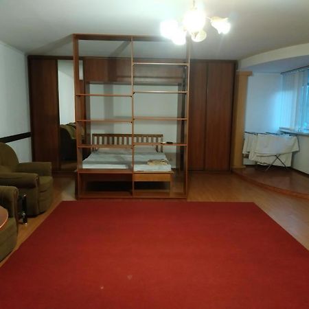 Nice Apartment Near Gulliver Kiev Extérieur photo
